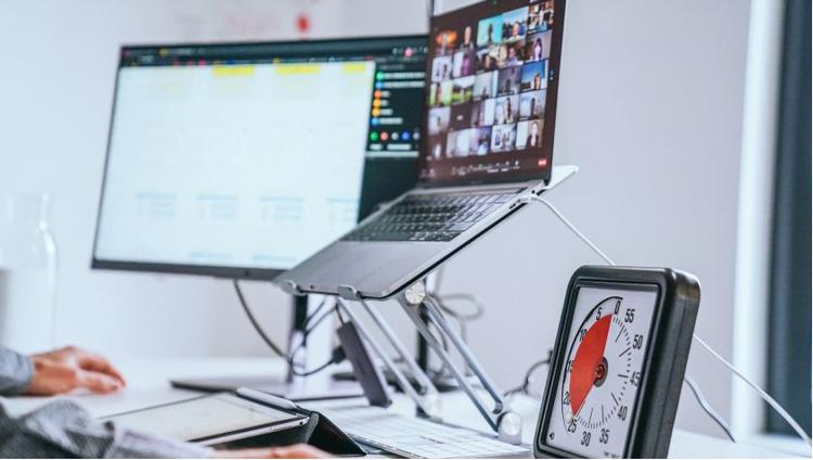 Fokus auf Brainbirds Studio