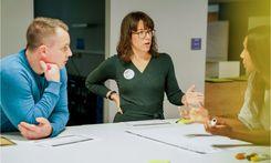 Seminar-TeilnehmerInnen im Gespräch